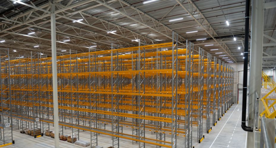 Lichtlinie Systeme für moderne Hallen