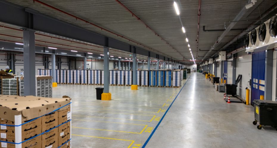 Line lighting for distribution centres